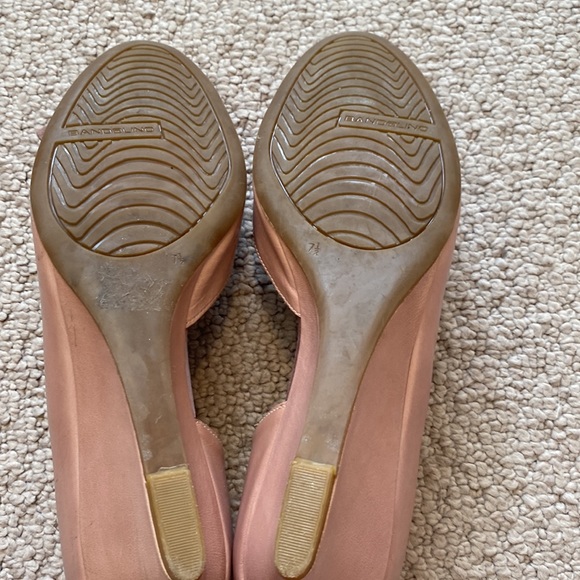 Bandolino size 7.5 blush pink wedges - Picture 7 of 8